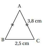 Triangle ABC isocèle en A : AC = 3,8 cm, BC = 2,5 cm.